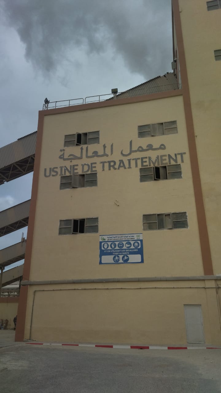 Hangar en charpente métallique
